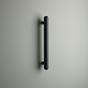 Dash Dot handle in matt black by Maison Lamee